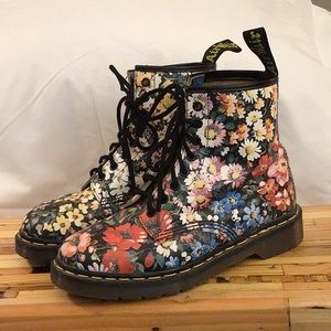 Dr Marten floral boot